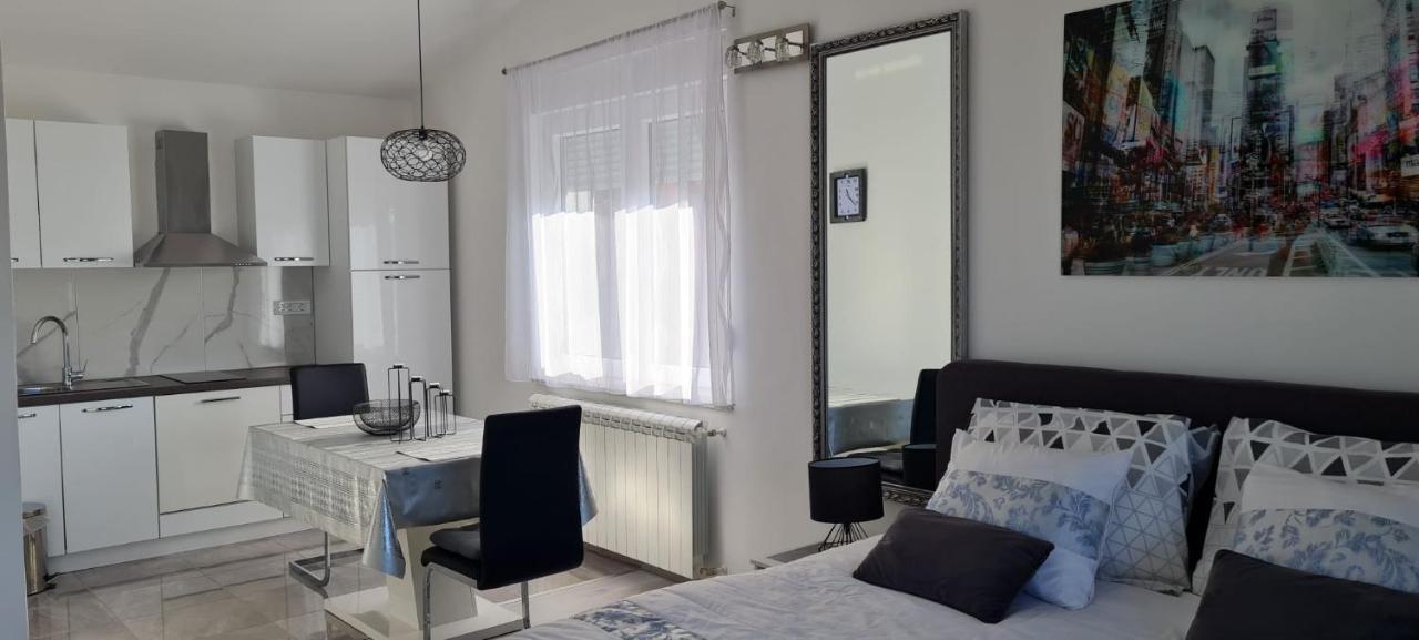 Beautyful Sea View 6 Luxury Studio Danijela Appartement Senj  Buitenkant foto